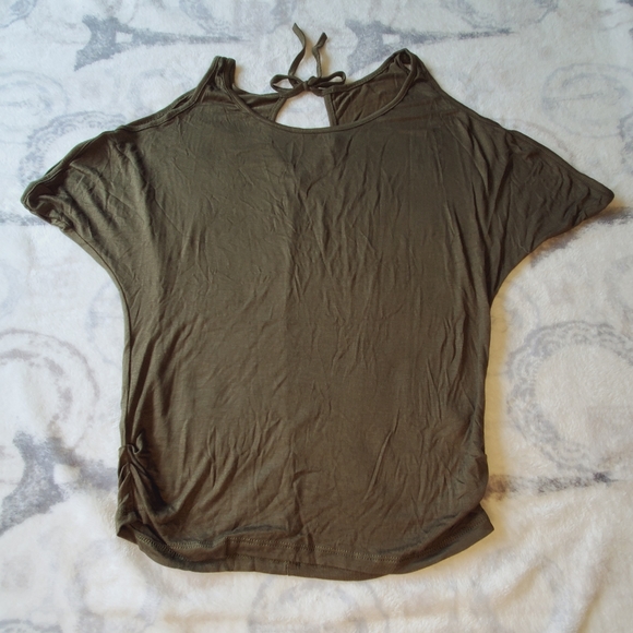 Shop Basic Cold Shoulder Top. NWOT - Picture 6 of 16